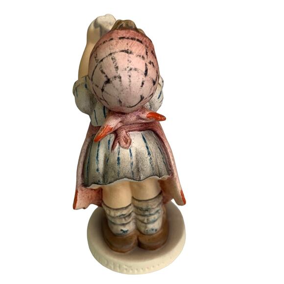 Vintage 1987 Hummel Goebel #283 Clothes Washing Day Collectible Ceramic Figurine - Picture 3 of 6